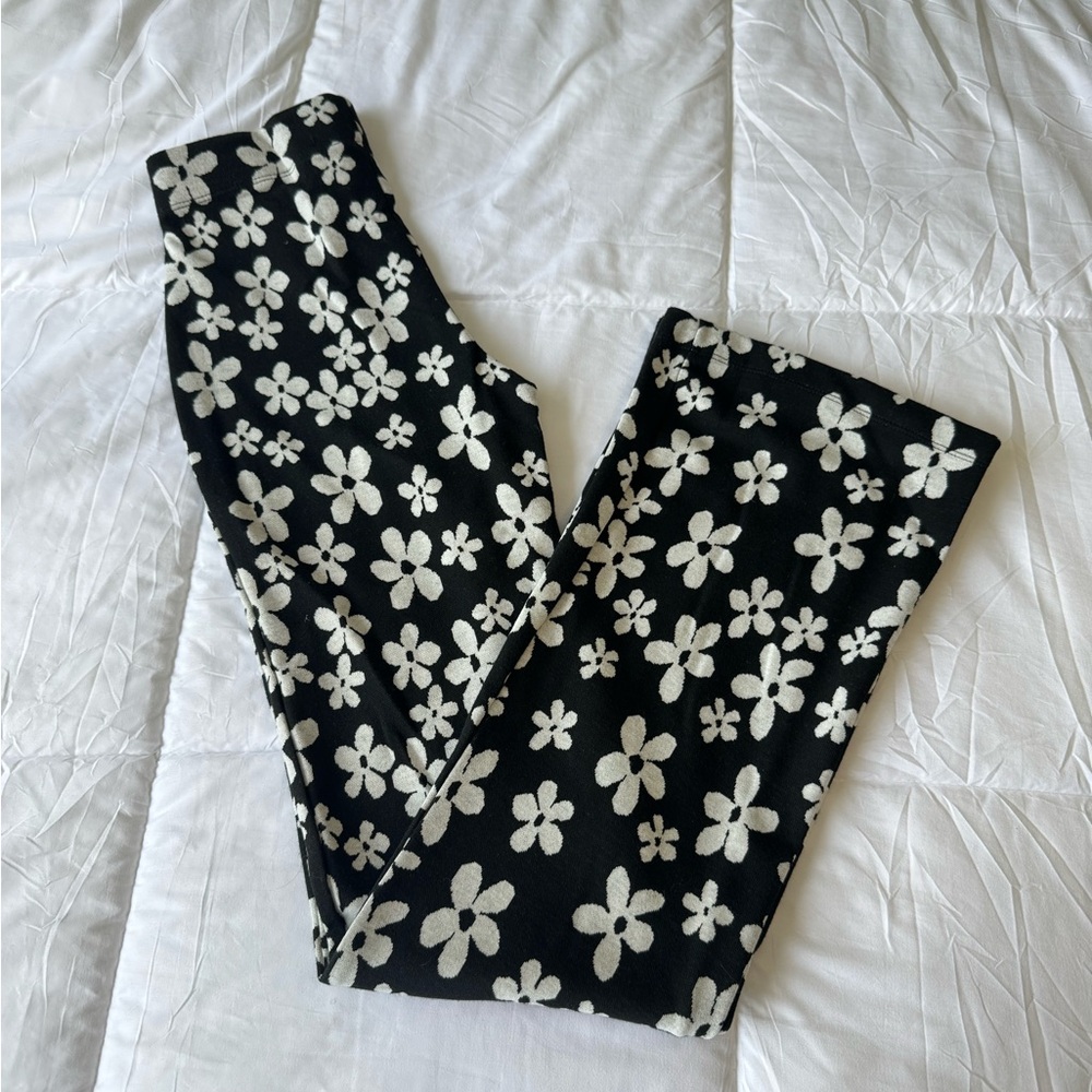 Urban Outfitters B&W Floral Print Flare Leggings